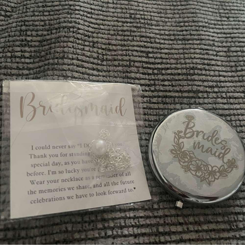 Bridesmaid Compact Mirror and Necklace Set
